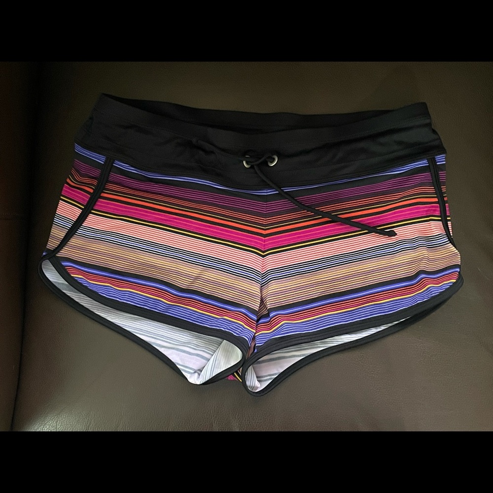 Athleta swim shorts - size medium. Excellent condition